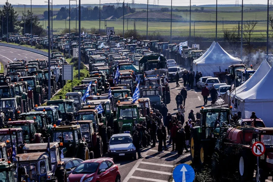Αποφασίζουν στα Μάλγαρα οι αγρότες, στο τραπέζι κλιμάκωση ακόμη και με κάθοδο των τρακτέρ στην Αθήνα