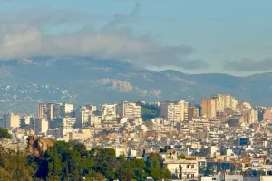 Η αγορά ακινήτων μπαίνει σε φάση ωριμότητας το 2026, διπλή ζήτηση για μικρά και premium ακίνητα – Χάνει ορμή η Golden Visa