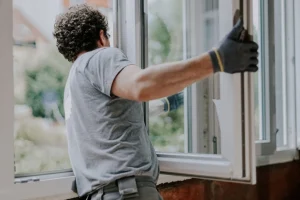 Έρχεται νέο «Ανακαινίζω» από τον Μάιο: Ποια ακίνητα μπαίνουν, τι πληρώνεται και ποιες δεσμεύσεις αναλαμβάνουν οι ιδιοκτήτες