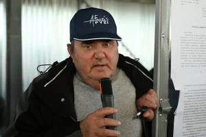 Οι χυδαίες εκφράσεις Ανεστίδη κατά του πρωθυπουργού στις κάμερες