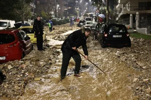 Σε δύο φάσεις οι αποζημιώσεις των πληγέντων από τις πλημμύρες στην Αττική