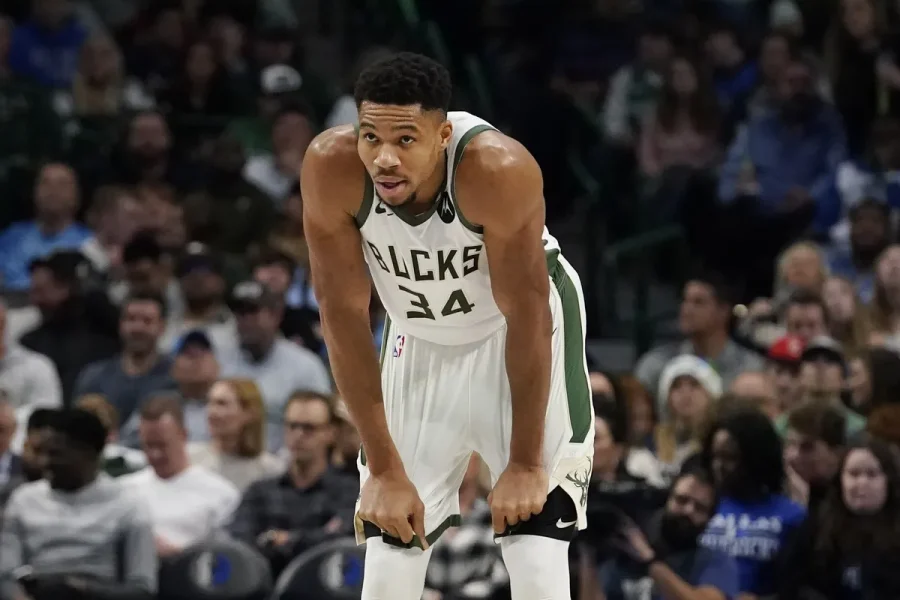 Νέο σοκ με Αντετοκούνμπο στο Μιλγουόκι: Χτύπησε και μένει εκτός δράσης για ενάμιση μήνα