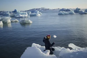 Tο μεγάλο δίλημμα της Δανίας για τη Γροιλανδία καθώς ο Τραμπ «ορέγεται» το νησί