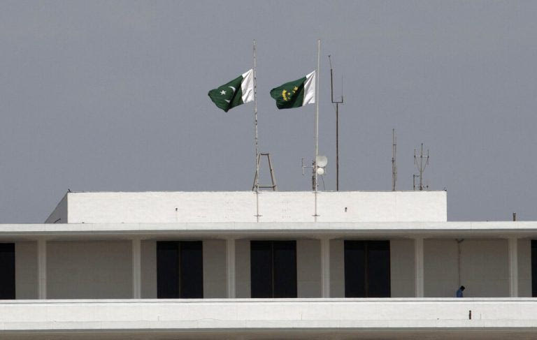 Πακιστάν: Σε ισόβια κάθειρξη καταδικάστηκαν 8 αντιπολιτευόμενοι δημοσιογράφοι