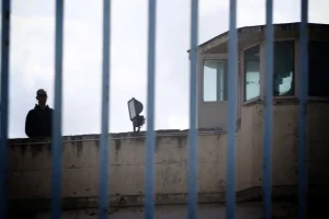 Φυλακές Μαλανδρίνου: Αιματηρή επίθεση στον Αλβανό εκτελεστή «Δήμο»-Ο «εγκέφαλος» της απόπειρας δολοφονίας του Γιάννη Λάλα