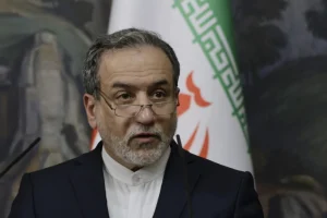 ΥΠΕΞ Ιράν: Άφρον κι επικίνδυνο το μήνυμα Τραμπ για τις διαδηλώσεις στη χώρα