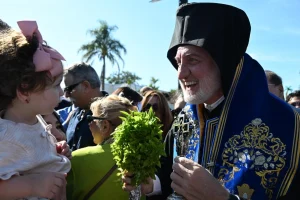 Ο Αρχιεπίσκοπος Αμερικής, Ελπιδοφόρος στον Αγιασμό των υδάτων με τους ομογενείς του Τάρπον Σπρινγκς στη Φλόριντα