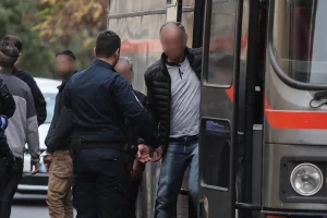 Διεκόπη η δίκη των δύο αστυνομικών που κατηγορούνται για την σεξουαλική κακοποίηση των παιδιών τους