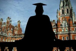 Μορφώσου και… φύγε