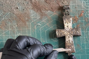 Ανακαλύφθηκε σπάνιος σφραγισμένος μεσαιωνικός σταυρός-λειψανοθήκη σε βιβλική πόλη που ο Απόστολος Παύλος επισκέφθηκε 3 φορές