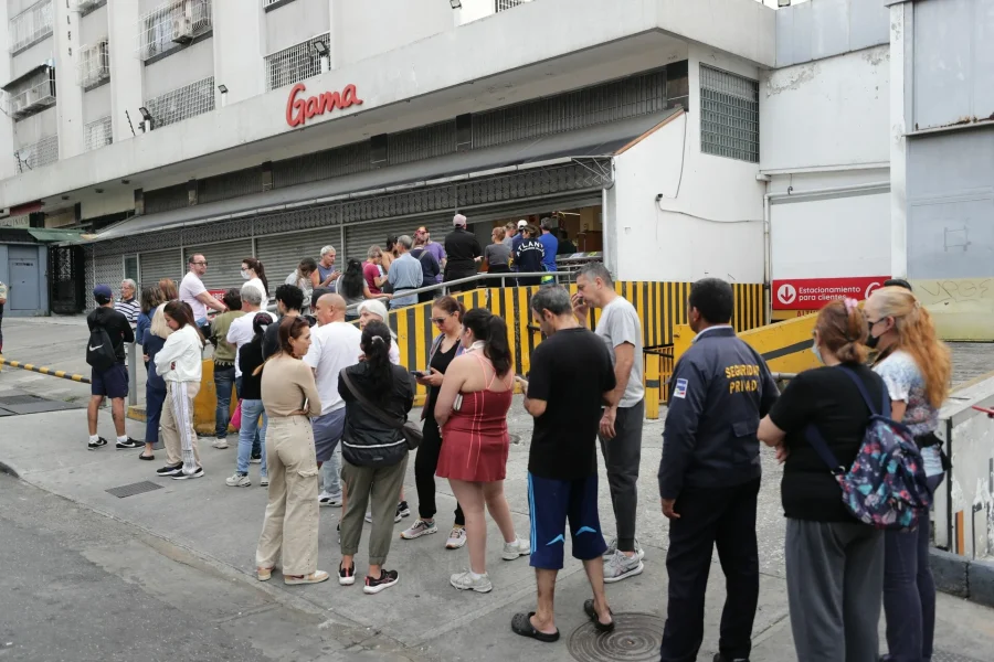 Βενεζουέλα: «Αγόρασα φαγητό για 15 ημέρες» – Οι περιγραφές Ελλήνων που ζουν στο Καράκας