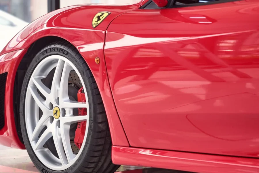 Η απίστευτη κομπίνα με Ferrari και επιστροφή ΦΠΑ που «τσίμπησε» η εφορία