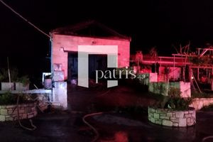 Έσπασε η καμινάδα από τον αέρα και προκλήθηκε φωτιά στο σπίτι!