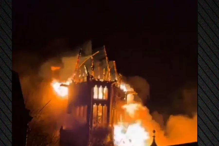 Τεράστια πυρκαγιά κατέστρεψε ναό του 19ου αιώνα στο Άμστερνταμ