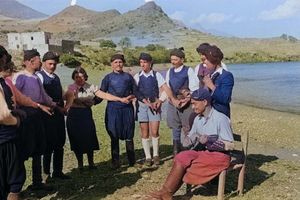 Γλέντι στο ακρωτήρι Ψαμιδομούρη