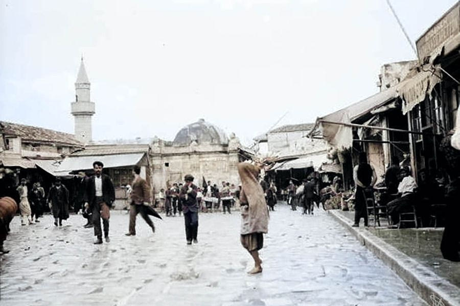 Σκηνή από το κέντρο του Ηρακλείου τον Απρίλιο του 1905