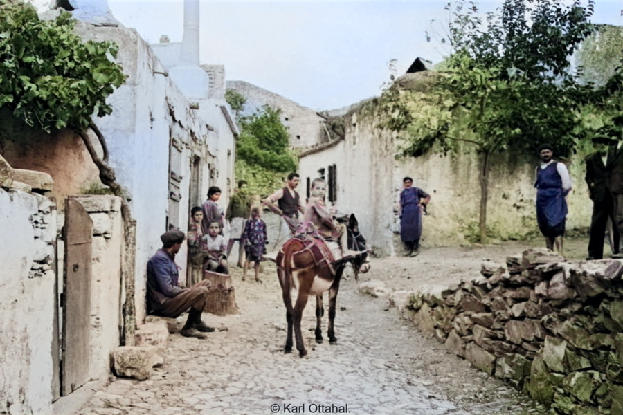 Σκηνή δρόμου από το χωριό Ξυδάς, σήμερα Λύττος