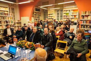 Παρουσιάστηκε το βιβλίο «Με την πένα και το μικρόφωνο 40 χρόνια» του Γιάννη Γαλανόπουλου