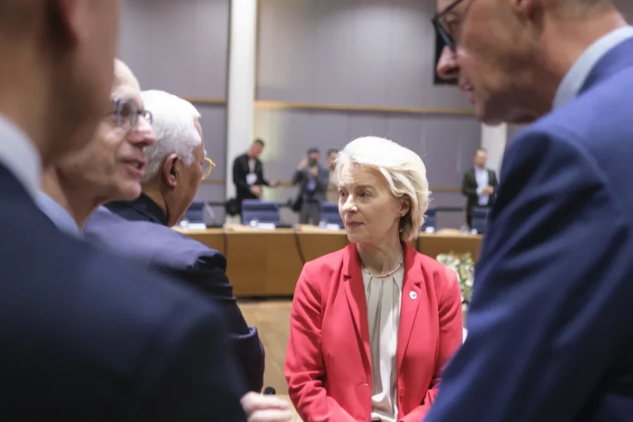 «Ήταν η στιγμή που οι ηγέτες της ΕΕ αποφάσισαν ότι η Ευρώπη πρέπει να πορευτεί μόνη της» -Ανάλυση Politico για τη Σύνοδο