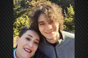 Η σπάνια φωτογραφία της Ηρώς με τον γιο της: Τον αγαπάω από δω ως τον ουρανό και πάλι πίσω, έγραψε