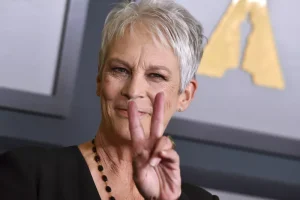 Η Τζέιμι Λι Κέρτις γίνεται η θρυλική «Τζέσικα Φλέτσερ», στην κινηματογραφική μεταφορά του «Η Συγγραφέας Ντετέκτιβ»