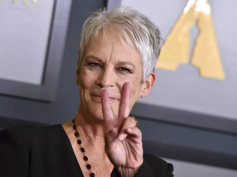 Η Τζέιμι Λι Κέρτις γίνεται η θρυλική «Τζέσικα Φλέτσερ», στην κινηματογραφική μεταφορά του «Η Συγγραφέας Ντετέκτιβ»