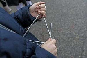 Συνελήφθησαν δύο ανήλικοι που άρπαξαν τα χρήματα από 4 παιδιά που έλεγαν τα κάλαντα