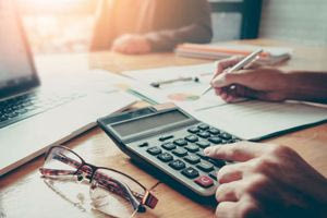 ΑΑΔΕ: Εντόπισε φοροδιαφυγή άνω των 300.000 ευρώ από γνωστό dating coach