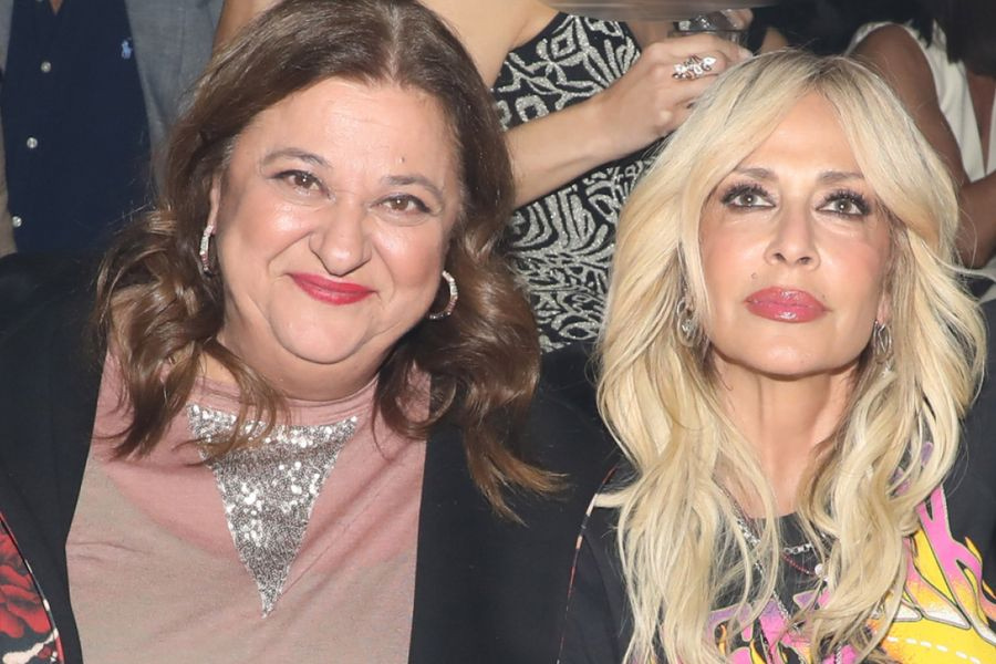 Ελισάβετ Κωνσταντινίδου για Άννα Βίσση: Πίνει, παίζει χαρτιά και βρίζει