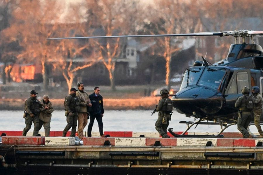 Όσα έγιναν στο δικαστήριο με τον Μαδούρο: Δήλωσε απαχθείς πρόεδρος, ζήτησαν ιατρική φροντίδα για τη σύζυγο επειδή «έχει μώλωπες»