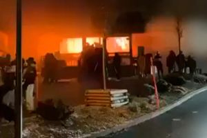 «Βλέπω συνέχεια τα πρόσωπα των νεκρών»: Συγκλονίζει η εργαζόμενη που βγήκε σώα από τη φωτιά στο Κραν Μοντανά