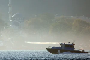 Θρίλερ στον Βόσπορο: Βρέθηκε αποκεφαλισμένο, χωρίς χέρια και πόδια το σώμα Ρώσου κολυμβητή που αγνοούνταν