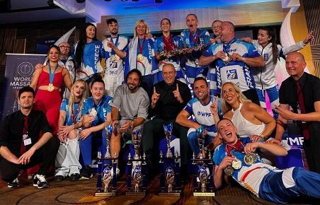 Ο Καραϊσκάκης συγκίνησε με την «Αστερομάτα» στην Κωνσταντινούπολη