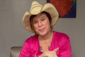 Ο Μίκι Ρουρκ ξεσπά για την καμπάνια οικονομικής στήριξης μετά την απειλή έξωσης από το σπίτι του: Είναι ταπεινωτικό