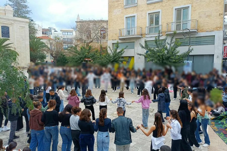 (ΦΩΤΟ & ΒΙΝΤΕΟ) Με μουσική και δρώμενα διεκδίκησαν αιτήματα αυτονόητα