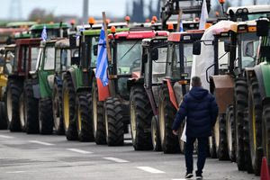 Δυσαρεστημένοι οι αγρότες από τις εξαγγελίες της κυβέρνησης, δεν σχεδιάζουν να ανοίξουν τους δρόμους