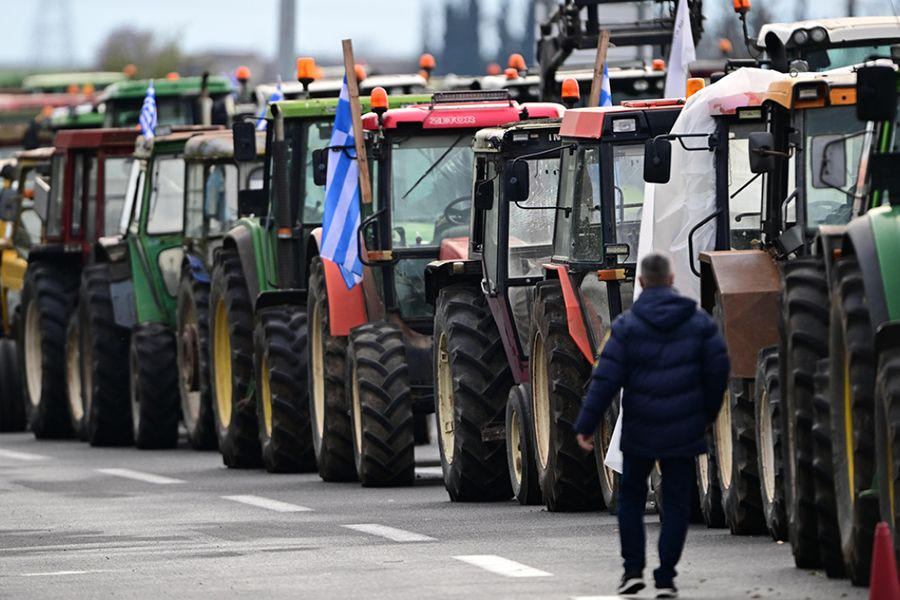 Δυσαρεστημένοι οι αγρότες από τις εξαγγελίες της κυβέρνησης, δεν σχεδιάζουν να ανοίξουν τους δρόμους