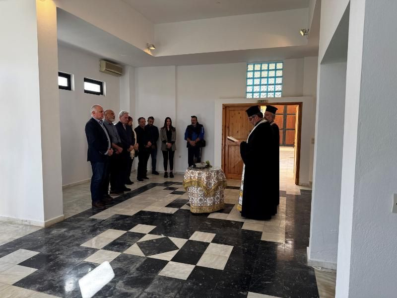 Νέο Κοιμητήριο Hρακλείου: Παραδόθηκε σε χρήση ο χώρος τέλεσης πολιτικών κηδειών, οι ψυκτικοί θάλαμοι και ο χώρος κοινωνικών εκδηλώσεων