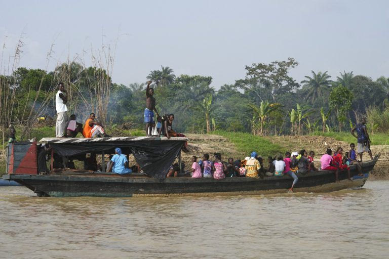 Νιγηρία: Τουλάχιστον 26 νεκροί από ανατροπή σκάφους