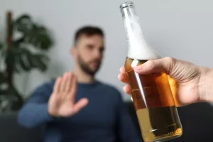 Καρκίνος: Η μείωση της κατανάλωσης αλκοόλ μπορεί να σώσει ζωές