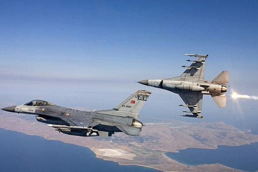 Πέντε παραβιάσεις του ελληνικού εναέριου χώρου από 4 τουρκικά F-16 και ένα UAV