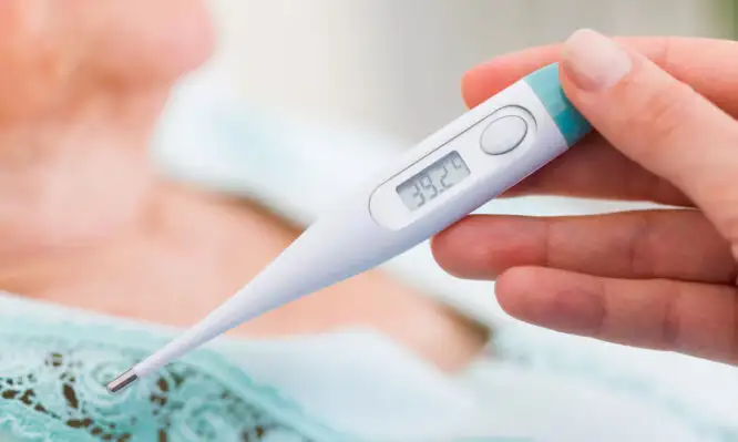 Πυρετός στους ενήλικες: Πότε είναι υψηλός και πότε να σας ανησυχήσει