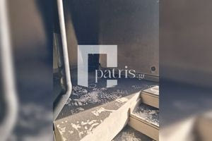 Προφυλακίστηκε η 54χρονη που έβαλε φωτιά σε σπίτι και προκάλεσε φθορές σε αυτοκίνητα