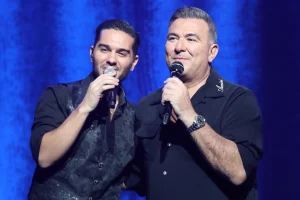 Αντώνης Ρέμος: Αναβάλλονται οι εμφανίσεις του με τον Χρήστο Μάστορα