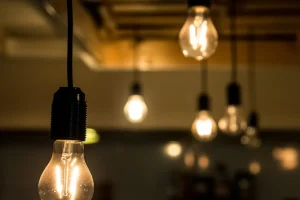 Κάτω από το μέσο ευρωπαϊκό όρο η τιμή του ρεύματος στην Ελλάδα