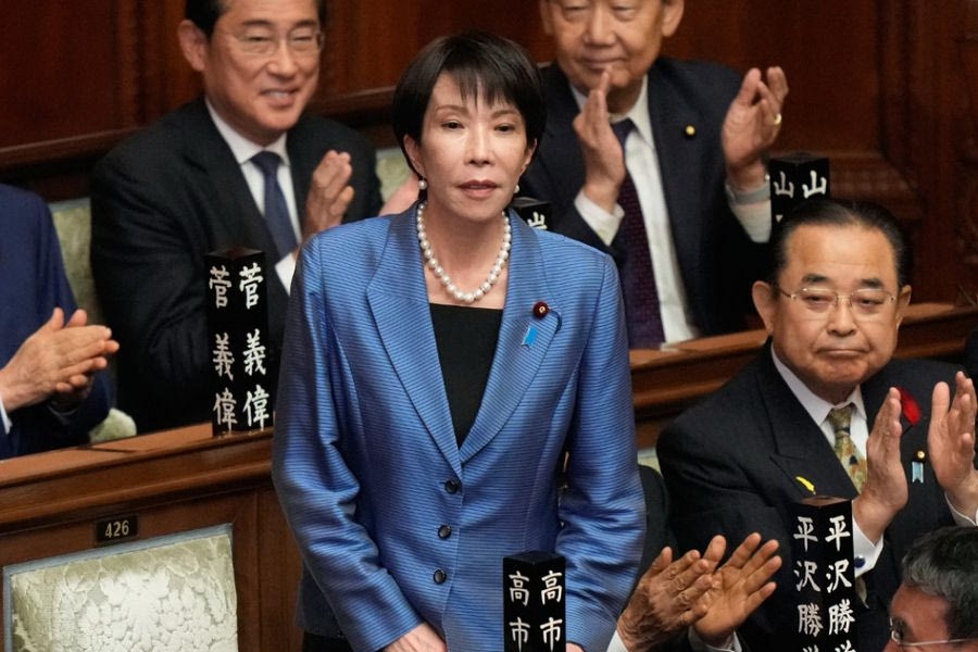 Σενάρια για πρόωρες εκλογές εξετάζει η πρωθυπουργός της Ιαπωνίας