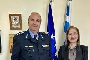 Συνάντηση της Γραμματέως Αποκεντρωμένης Διοίκησης με τον νέο Συντονιστή Πυροσβεστικών Επιχειρήσεων Βορείου, Νοτίου Αιγαίου και Κρήτης