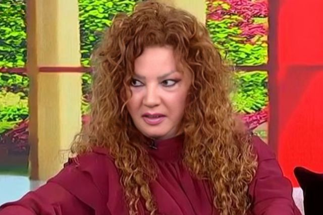Σοφία Αρβανίτη: Ήμουν δυστυχισμένη, η μητέρα μου μου έλεγε «πώς είσαι έτσι;»