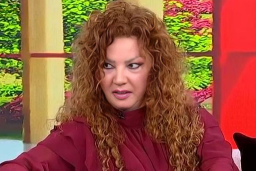 Σοφία Αρβανίτη: Ήμουν δυστυχισμένη, η μητέρα μου μου έλεγε «πώς είσαι έτσι;»