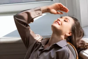 Το φως της ημέρας «ακονίζει» το μυαλό – Διώχνει τη νύστα και βελτιώνει προσοχή και αντανακλαστικά